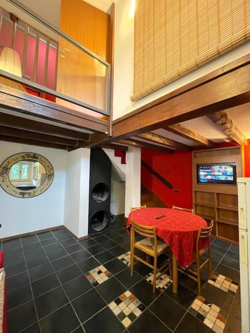 Apartamento Musicians Mansion Loft Fino Mornasco Exterior foto